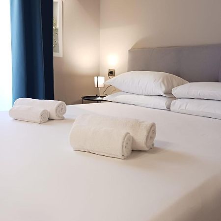 רומא Lux Apartment Colosseo מראה חיצוני תמונה