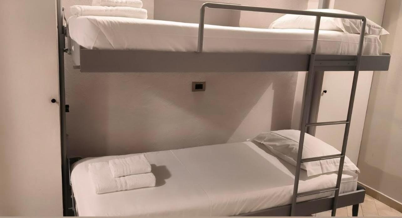 רומא Lux Apartment Colosseo מראה חיצוני תמונה
