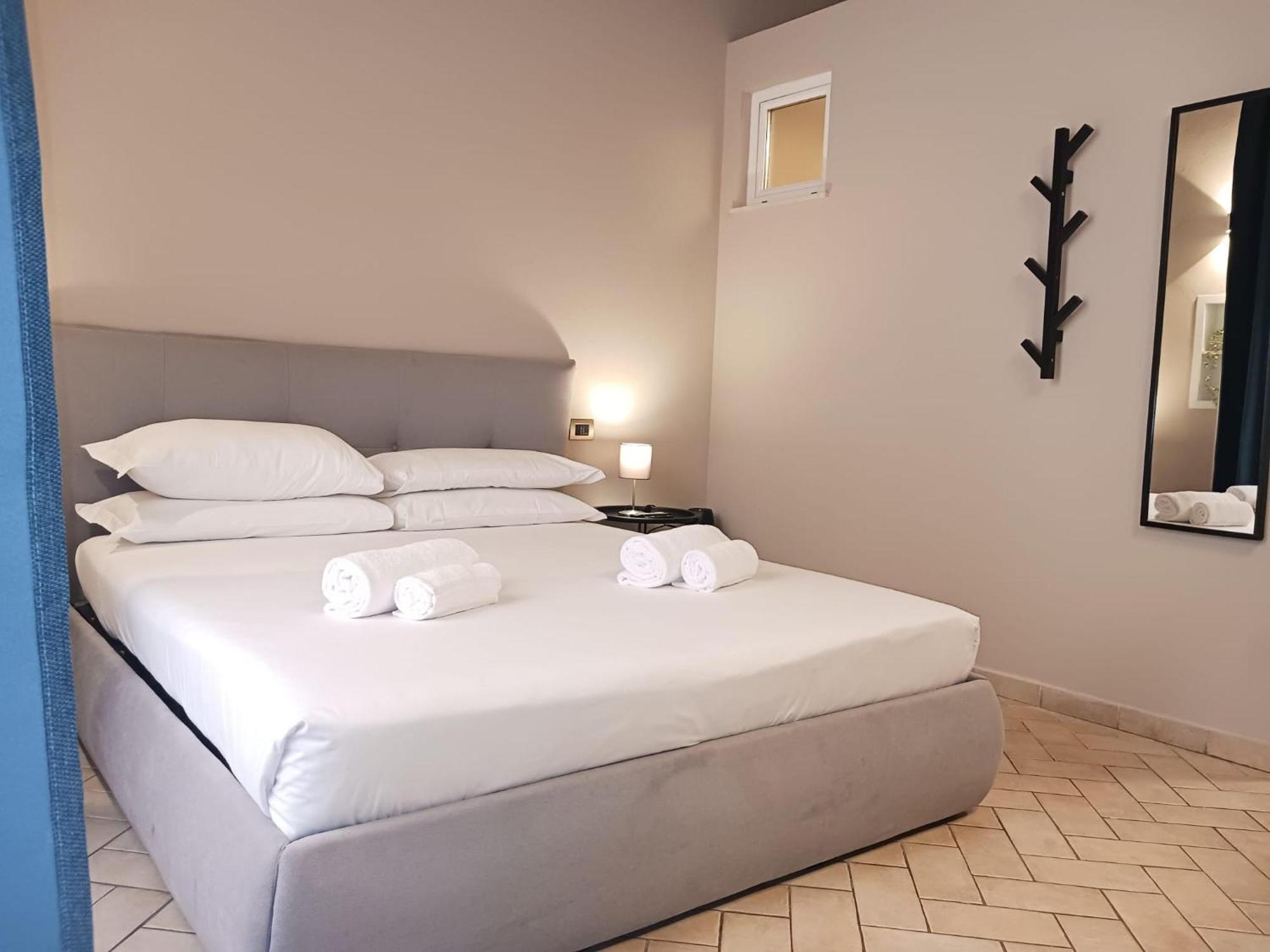 רומא Lux Apartment Colosseo מראה חיצוני תמונה