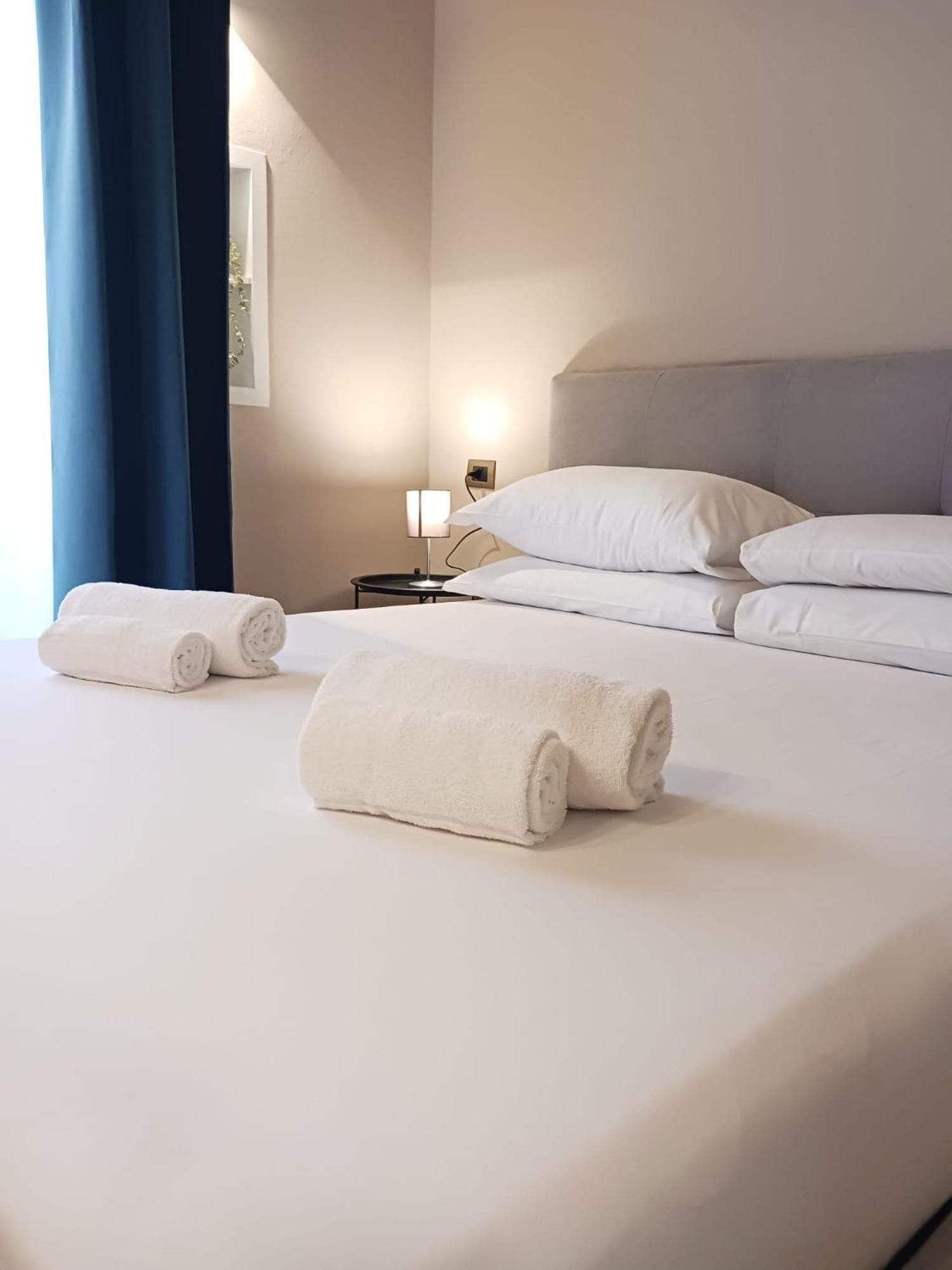 רומא Lux Apartment Colosseo מראה חיצוני תמונה